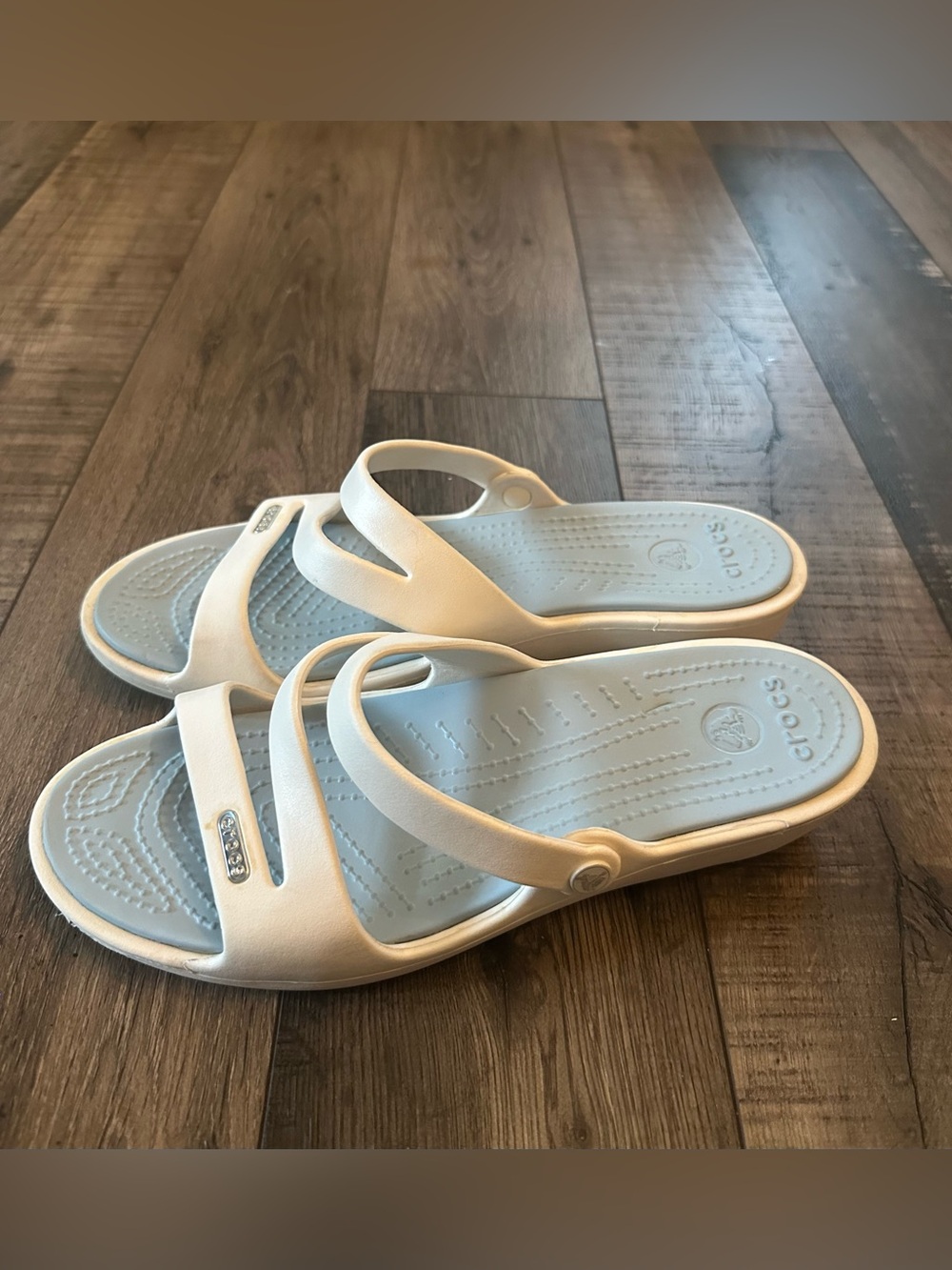 CROCS Patricia Wedge Slide Sandal Women 8 Ivory & Blue